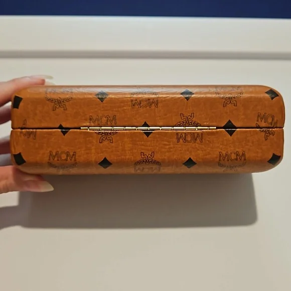 NWT MCM725S 52-20-140 grey sunglasses with hard case and cleaning cloth - Picture 12 of 15